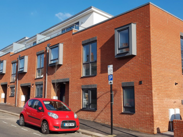 Mainstone Road, Cropped